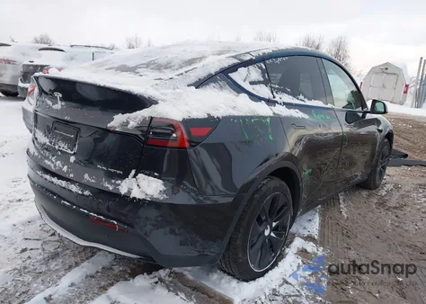 2025 Tesla Model Y Long Range Dual Motor All-Wheel Drive from USA, damaged, VIN 7SAYGDEE5SF302546